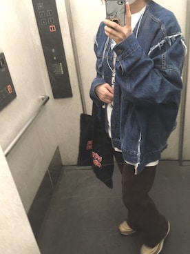 「部屋撮り」｜「アイテム（デニムジャケット）」を使った、FUKAさん（レディース・158cm）の春コーディネート