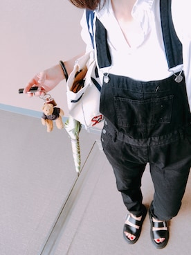 「AVAN LILY（アヴァンリリィ）のアイテム（オールインワン・サロペット）」を使った、RIさん（レディース・161cm）の春コーディネート