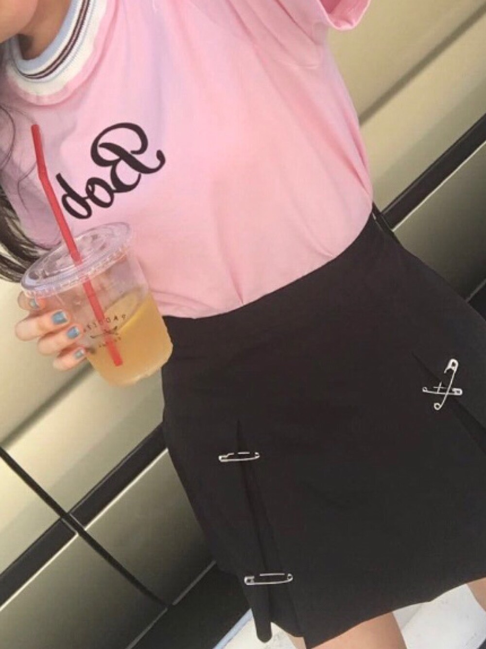「UNIF」｜「UNIFのUNIF BOB・T　UWT-1249（Tシャツ/カットソー、ピンク系）」を使った、みみさん（レディース・165cm）の夏コーディネートの1枚目の写真