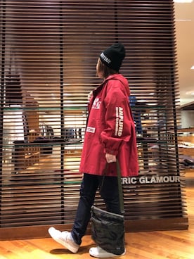 「アイテム（ミリタリージャケット、レッド系）」を使った、sakataさん（レディース・159cm）の冬コーディネート