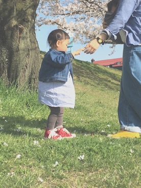 「Birthday（バースデイ）のアイテム（シューズ、レッド系）」を使った、ａｎｋｏ*さん（キッズ・80cm）の春コーディネート