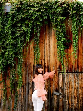 「aliceMcCALL（アリスマッコール）のアイテム」を使った、Elenette Puaさん（レディース・157cm）の秋コーディネート