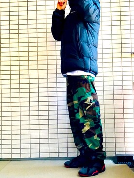 「スニーカー好きと繋がりたい」｜「アイテム（ダウンジャケット/コート）」を使った、aaaaeeeeさん（メンズ・170cm）の冬コーディネート