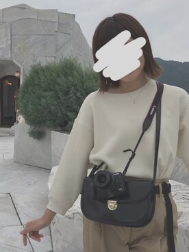 「ADAM ET ROPE'（アダムエロペ）のラウンドクロスボディーバッグ（ショルダーバッグ）」を使った、クロカワチサトさん（レディース・154cm）の秋コーディネート