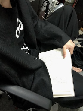 「アイテム（音楽/本・雑誌、グレー系）」を使った、monoさん（メンズ・182cm）の冬コーディネート