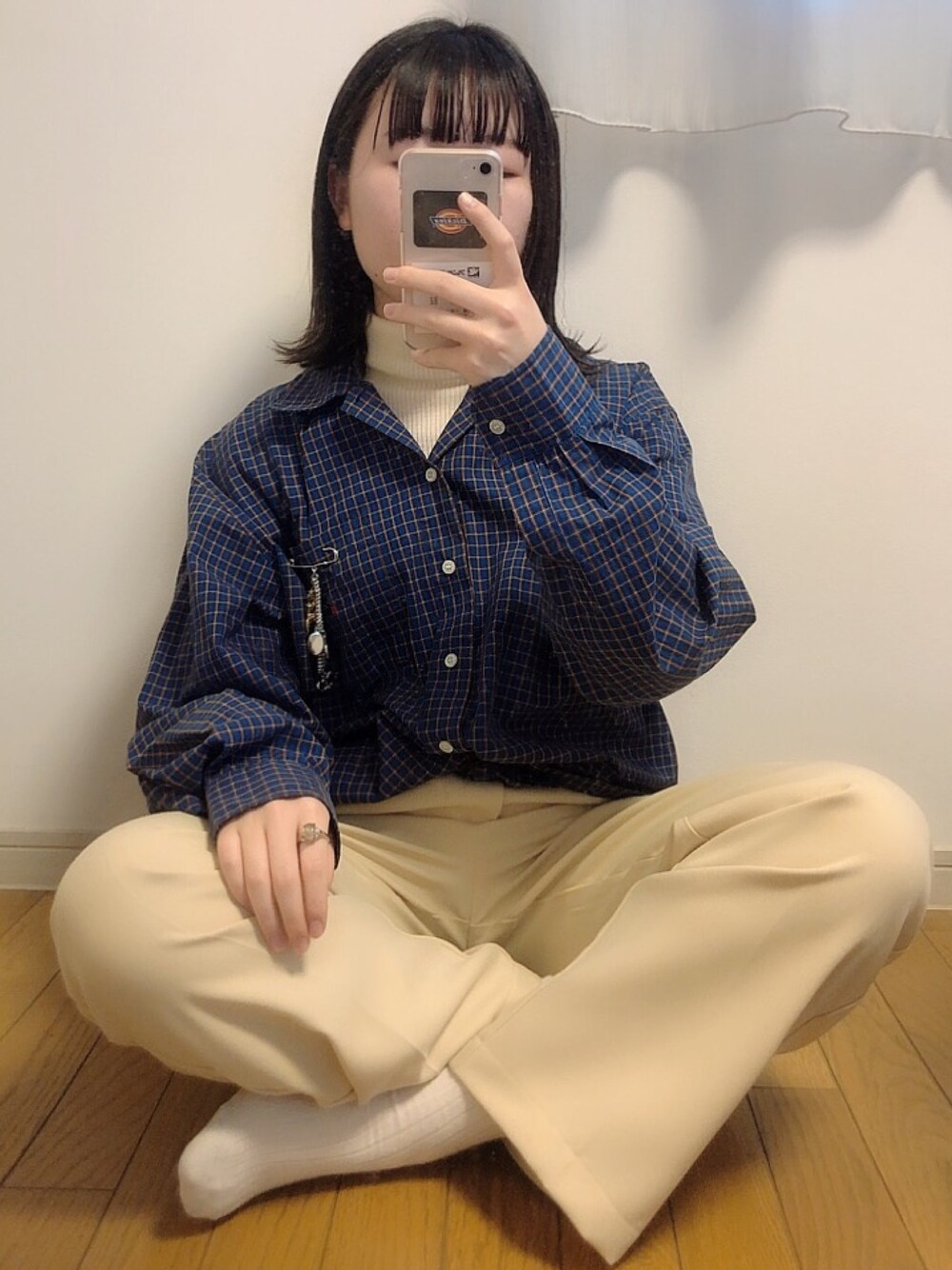 「春コーデ、シャツコーデ、古着、古着MIX、古着コーデ、古着好きな人と繋がりたい、古着女子、メンズライク、メンズライクコーデ、メンズライク女子」｜「古着のアイテム（シャツ/ブラウス、ブルー系）」を使った、uiuiさん（レディース・155cm）の春コーディネートの1枚目の写真
