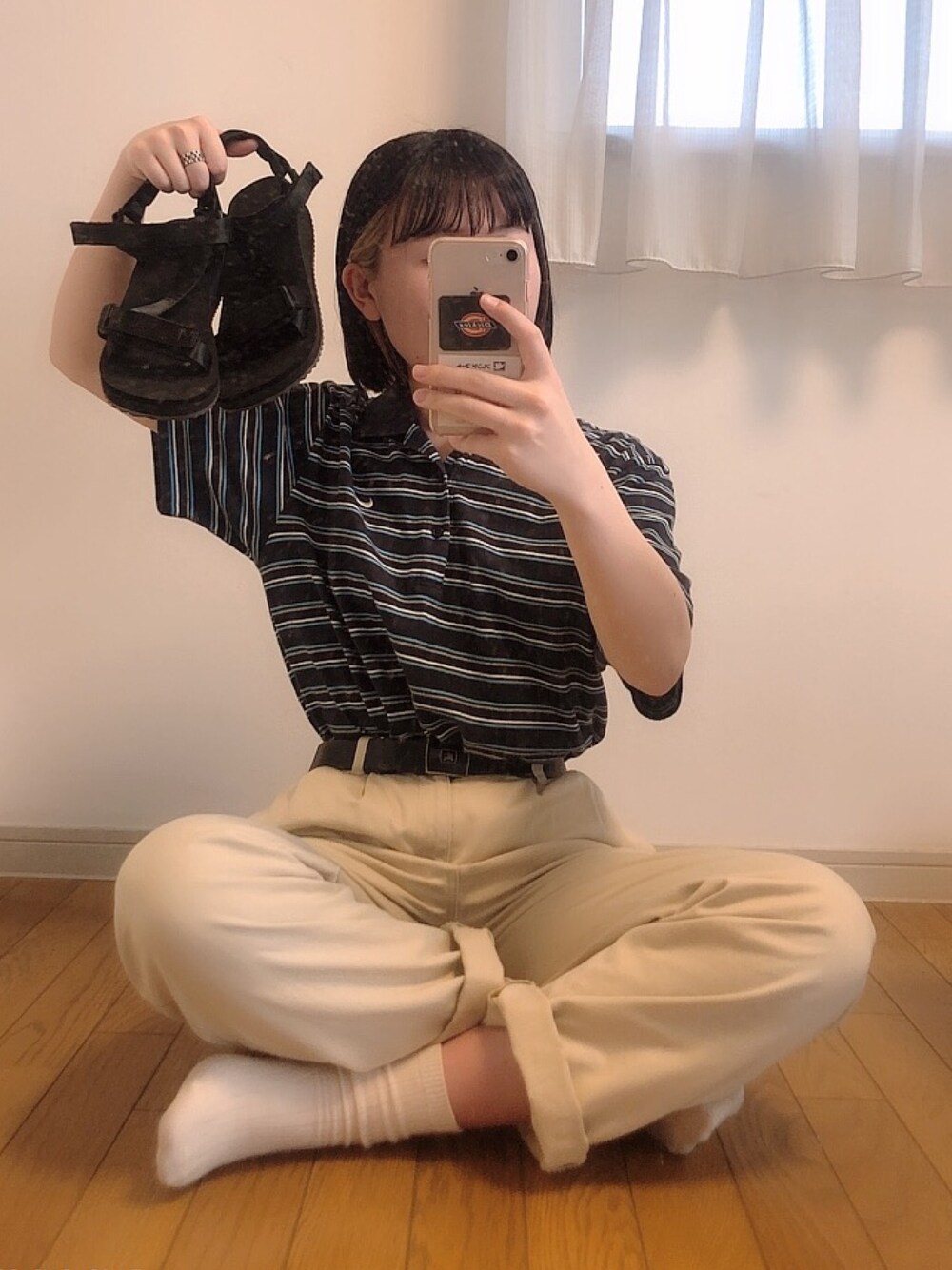 「古着、古着MIX、古着コーデ、古着好きな人と繋がりたい、メンズライク、メンズライクコーデ、メンズライク女子、おしゃれさんと繋がりたい、低身長、低身長コーデ」｜「古着のアイテム（ポロシャツ、ブラック系）」を使った、uiuiさん（レディース・155cm）の夏コーディネートの1枚目の写真