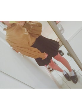 「しまむら（シマムラ）のアイテム（シャツ/ブラウス、ゴールド系）」を使った、m i k i *.さん（レディース・150cm）の秋コーディネート