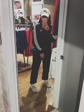 「COACH」｜「アイテム（その他）」を使った、Jiarong Yuさん（レディース・165cm）の春コーディネート