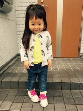 「H&M（エイチ・アンド・エム）のアイテム（カーディガン/ボレロ）」を使った、R i iさん（キッズ・80cm）の春コーディネート
