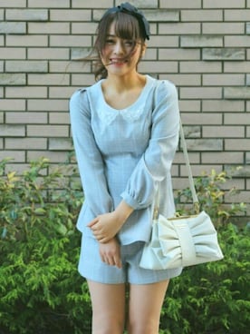 「スカラップ」｜「アイテム（財布/小物）」を使った、Secret Honeyスタッフさん（レディース・160cm）の冬コーディネート