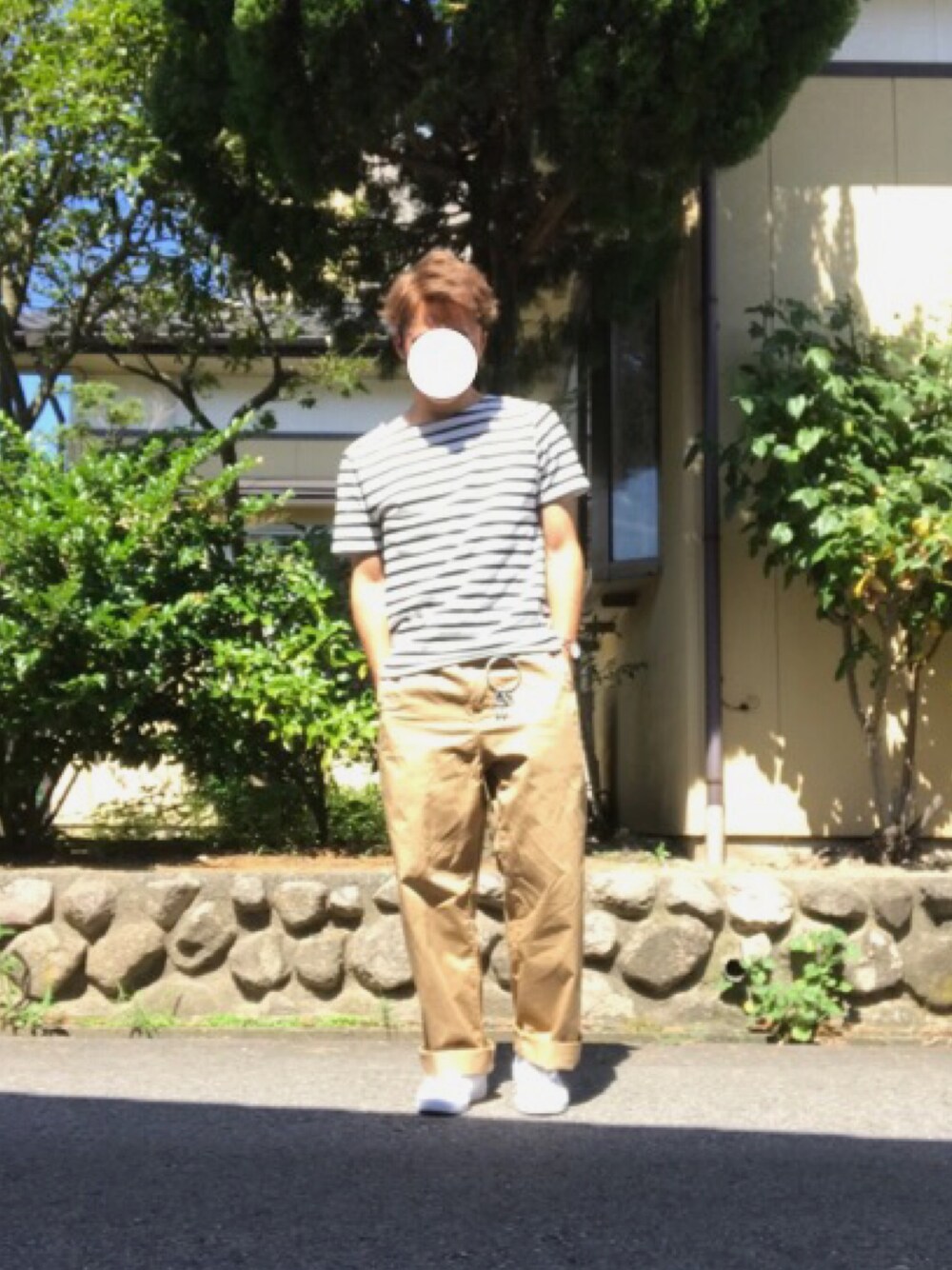「きれいめカジュアル、リラックススタイル、カジュアルコーデ、夏コーデ、ボーダー、Tシャツ、ビッグシルエット、チノパン、スニーカー、SpringCourt」｜「Daniel WellingtonのDaniel Wellington（ダニエル・ウェリントン)  St Andrews(Mawes) 36mm（アナログ腕時計、ゴールド系）」を使った、ぬまやんさん（メンズ・168cm）の夏コーディネートの1枚目の写真