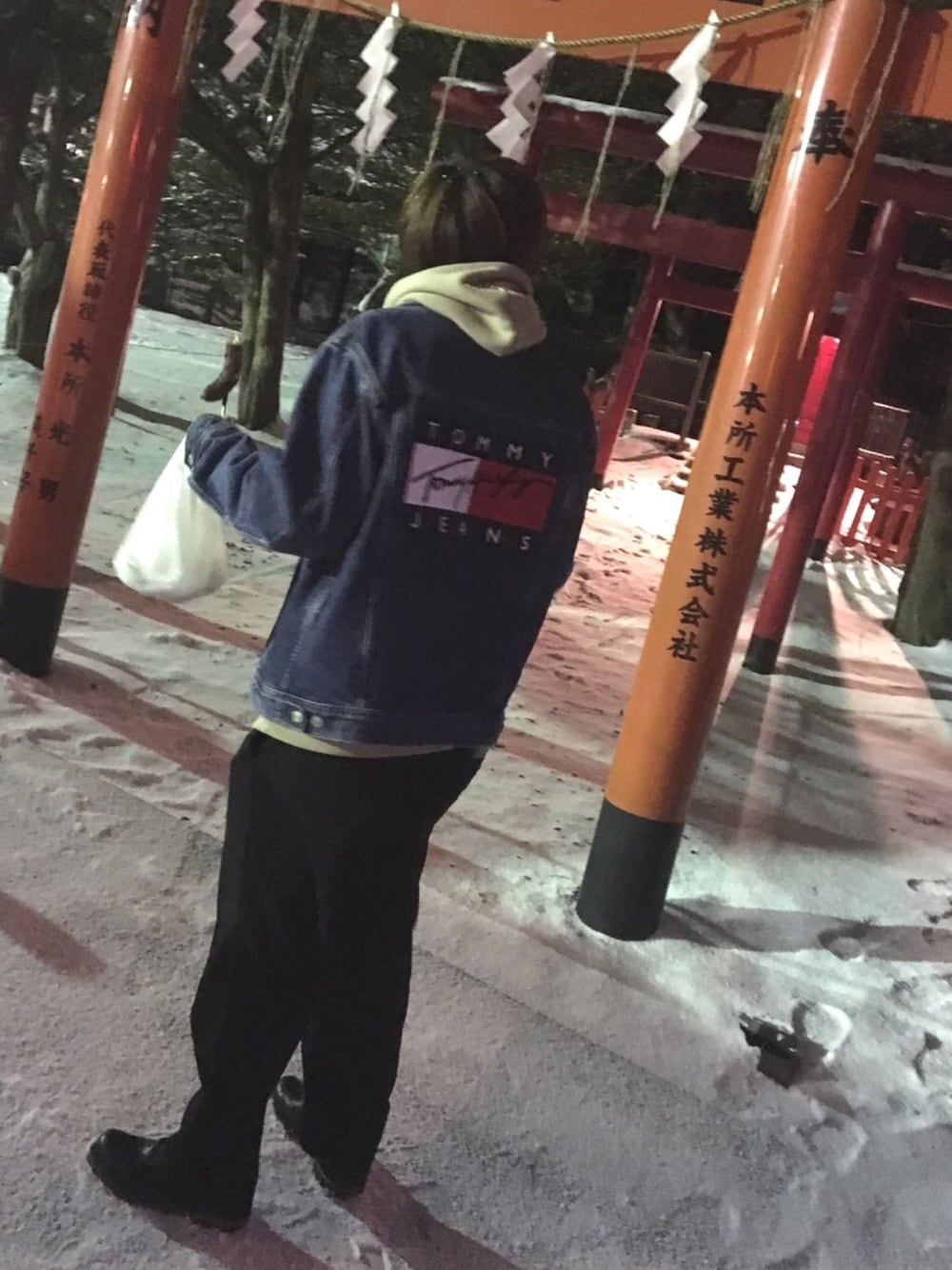 「あけましておめでとうございます！、新年一発目、大人カジュアル、初詣、KANGOL、TOMMY JEANS、革靴、ビッグシルエット、デニム、パーカー」｜「HawkinsのHAWKINS ホーキンス 防水ドレスカジュアル オックスフォードプレーントゥ TR IT PLAIN 3E HL81000 BLACK（ドレスシューズ、ブラック系）」を使った、sunさん（メンズ・169cm）の冬コーディネートの1枚目の写真
