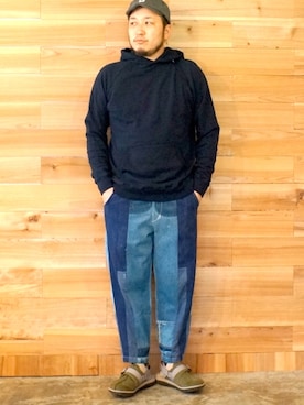 「アイテム（サンダル、グリーン系）」を使った、yoheiさん（メンズ・175cm）の秋コーディネート