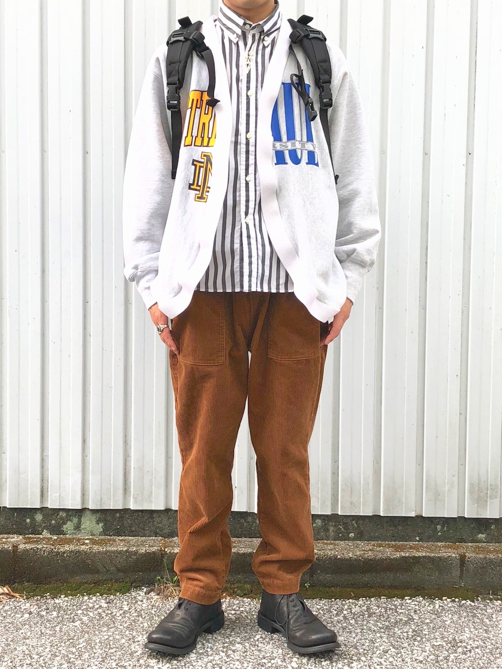 「秋のブラウンスタイル、秋コーデ、カジュアルコーデ、秋服、今日のコーデ、今日の服、リメイク、コーディロイパンツ」｜「MADE by sunny side upのアイテム（カーディガン/ボレロ、グレー系）」を使った、yoheiさん（メンズ・175cm）の秋コーディネートの1枚目の写真
