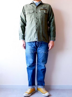 「アイテム（スニーカー、イエロー系）」を使った、yoheiさん（メンズ・175cm）の冬コーディネート