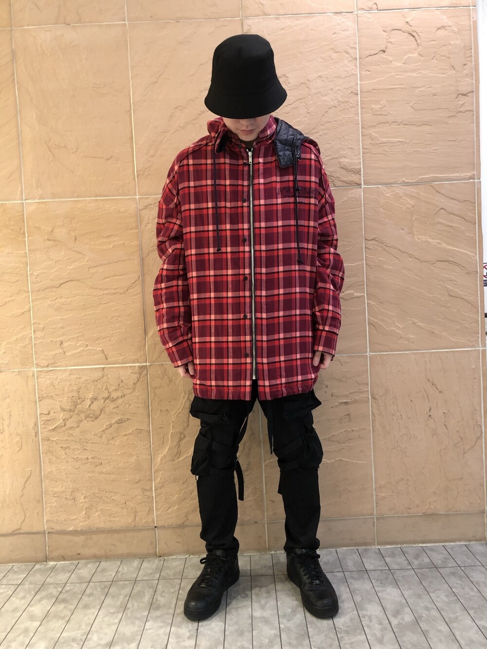 「JUUN.Jのアイテム（ジャケット/アウター、ピンク系）」を使った、ハヤカワカイさん（メンズ・173cm）の冬コーディネートの1枚目の写真