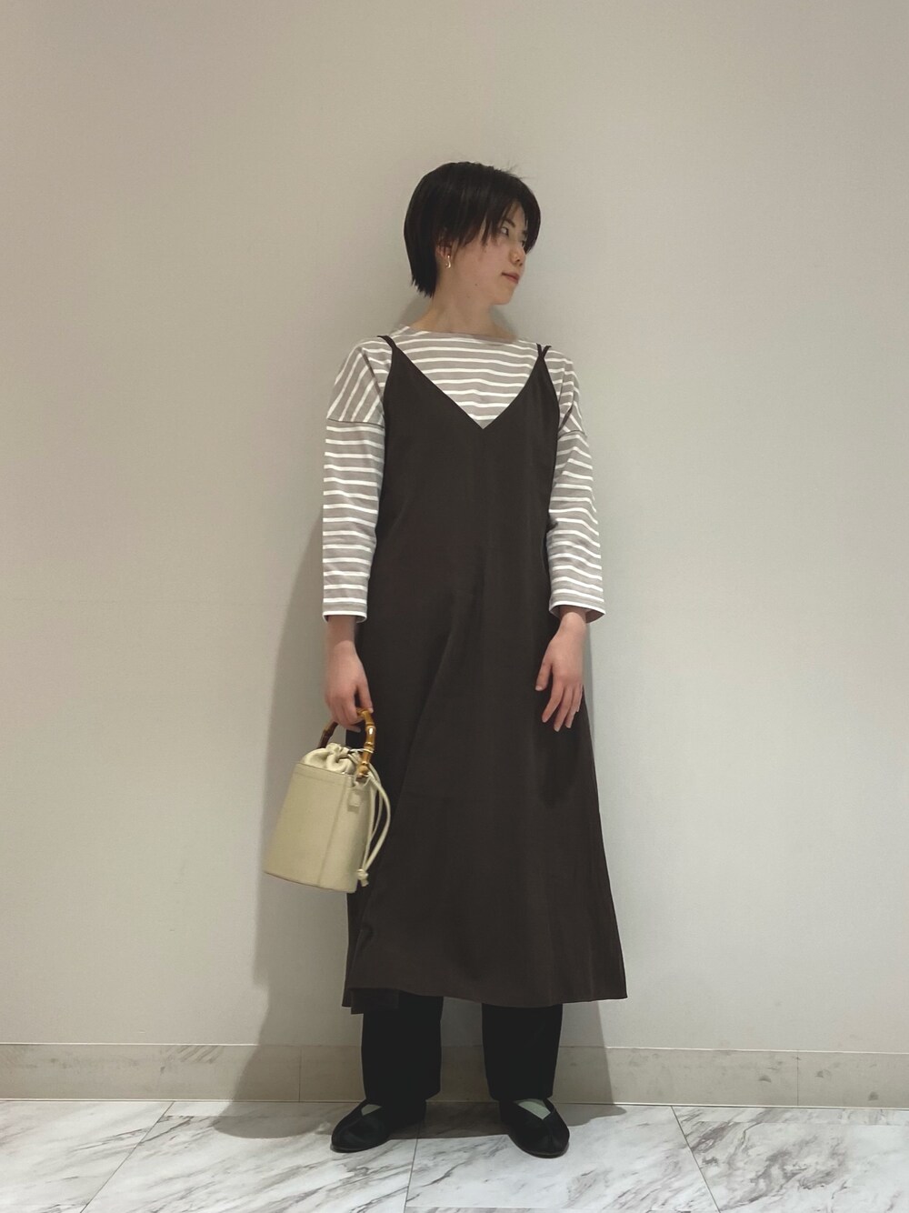 「大人カジュアル、今日のコーデ、プチプラコーデ、春コーデ、大人コーデ、高身長女子、ワンピース、センスオブプレイス、SENSEOFPLACE」｜「SENSE OF PLACE by URBAN RESEARCHのアイテム（ワンピース/ドレス、ブラウン系）」を使った、MOMOKAさん（レディース・167cm）の冬コーディネートの1枚目の写真
