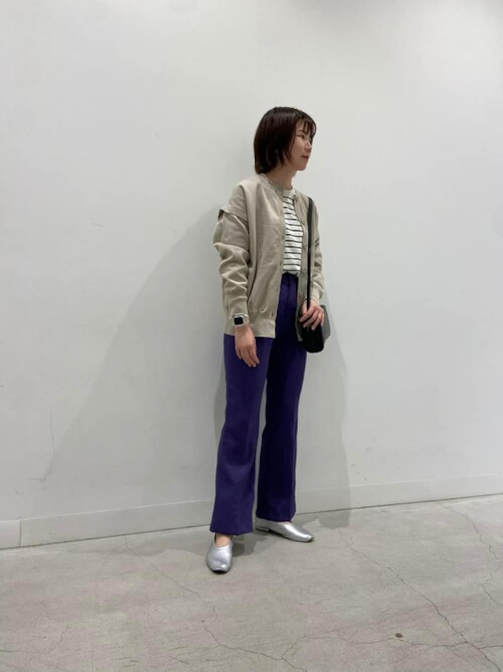 「SENSEOFPLACE、センスオブプレイス、秋コーデ」｜「SENSE OF PLACE by URBAN RESEARCHのオールドロゴミニショルダーバッグ（ショルダーバッグ、ブラック系）」を使った、MOMOKAさん（レディース・167cm）の秋コーディネートの1枚目の写真