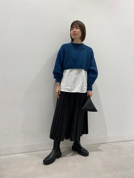 「レザースカート」｜「アイテム（財布/小物）」を使った、MOMOKAさん（レディース・167cm）の秋コーディネート