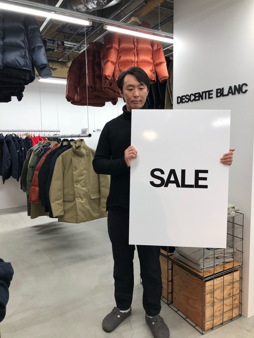 「冬、モノトーン、らくちんスタイル」｜「DESCENTE PAUSEのスラックス / SLACKS（スラックス、ブラック系）」を使った、bashisukeさん（メンズ・180cm）の冬コーディネートの1枚目の写真