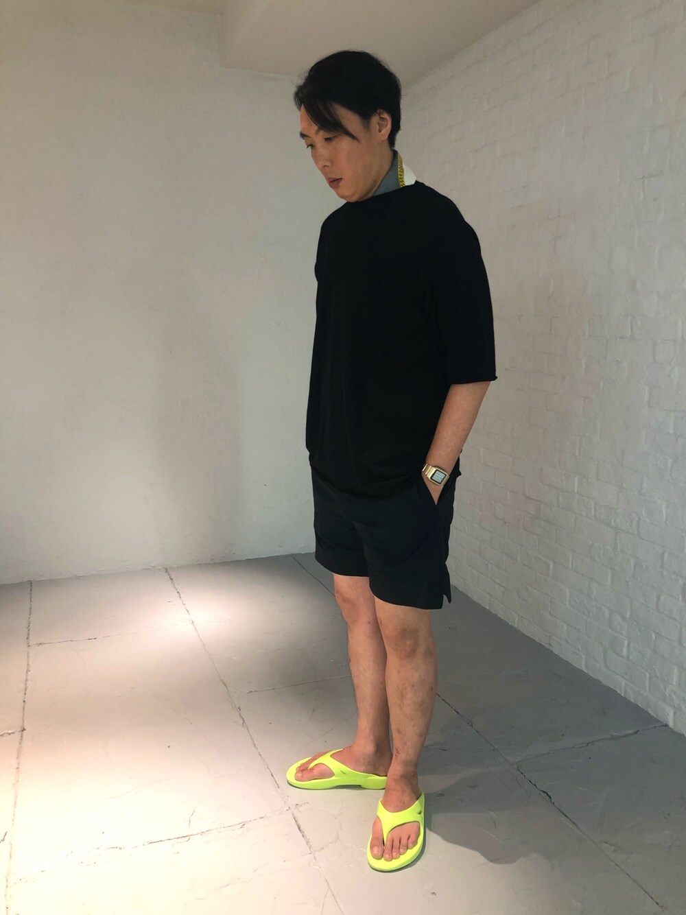「ショーツ、モノトーン、夏コーデ」｜「DESCENTE PAUSEのMERINO H/S T SHIRT / メリノウールハーフスリーブＴシャツ（Tシャツ/カットソー、ブラック系）」を使った、bashisukeさん（メンズ・180cm）の夏コーディネートの1枚目の写真