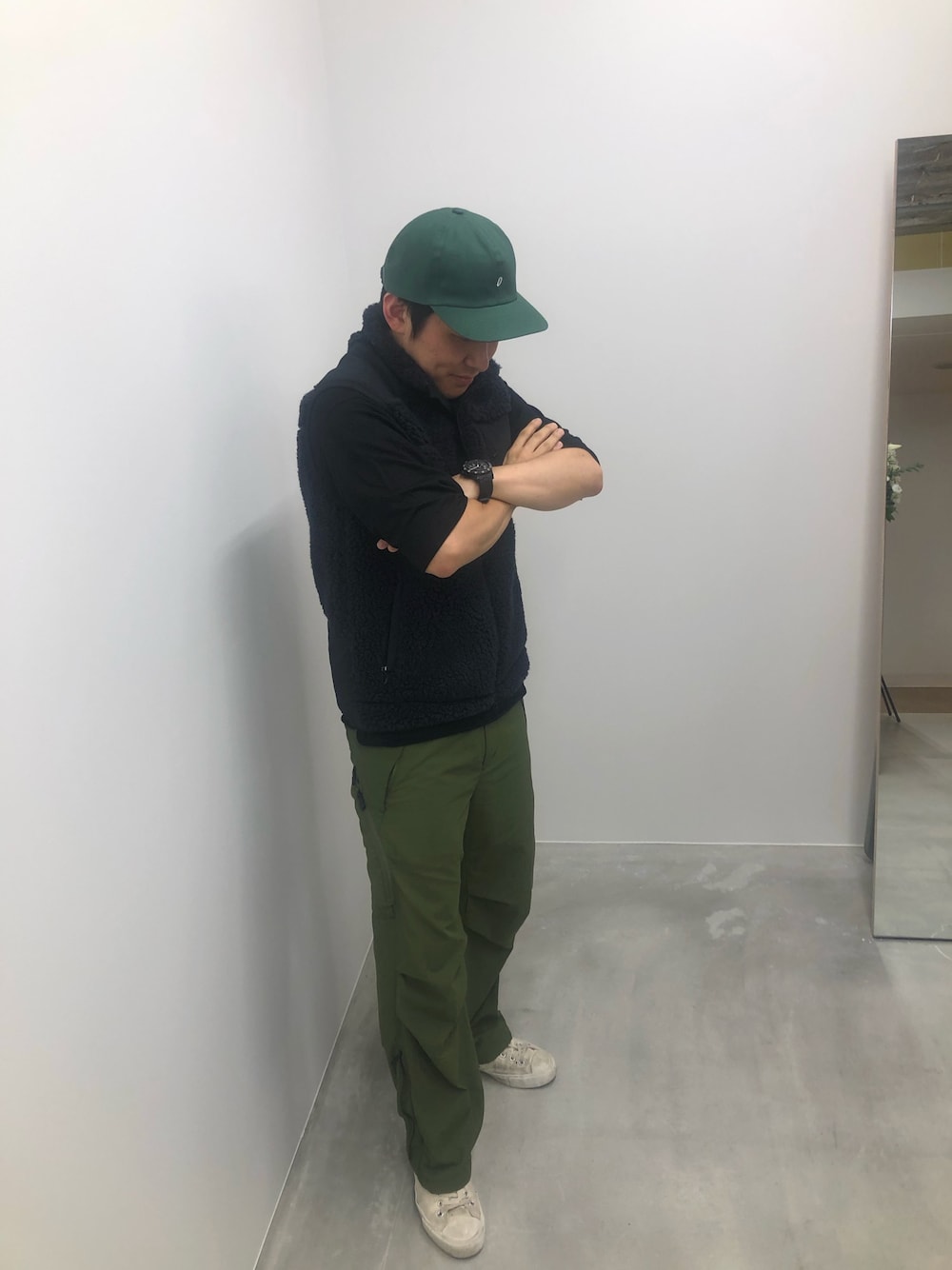 「ダンサー、ダンサー？、ダンスしないけど」｜「DESCENTE PAUSEのアイテム（シャツ/ブラウス、ブラック系）」を使った、bashisukeさん（メンズ・180cm）の秋コーディネートの1枚目の写真