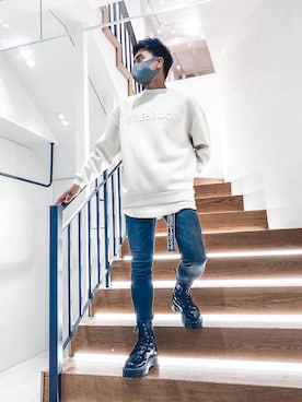 「#Re:room（リルーム）のラインペイントストレッチスキニーデニムパンツ（デニムパンツ）」を使った、ATSUSHIさん（メンズ・174cm）の秋コーディネート