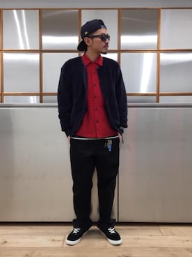 「ノーカラー」｜「アイテム（チノパンツ）」を使った、京都くんさん（メンズ・172cm）の冬コーディネート