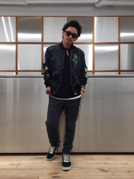「コラボレーション」｜「アイテム（スカジャン）」を使った、京都くんさん（メンズ・172cm）の春コーディネート