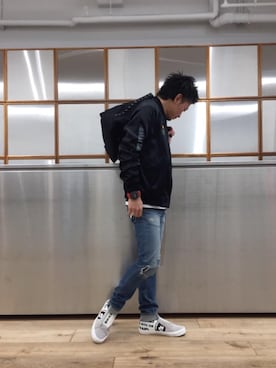 「コラボレーション」｜「アイテム（スカジャン）」を使った、京都くんさん（メンズ・172cm）の春コーディネート