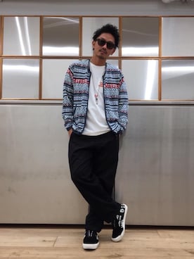 「ノーカラー」｜「アイテム（チノパンツ）」を使った、京都くんさん（メンズ・172cm）の秋コーディネート