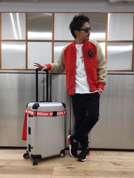 「アイテム（スーツケース/キャリーバッグ）」を使った、京都くんさん（メンズ・172cm）の冬コーディネート