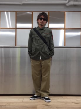「ショルダーバック」｜「アイテム（ジャケット/アウター）」を使った、京都くんさん（メンズ・172cm）の春コーディネート