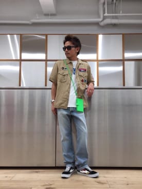 「半袖シャツ」｜「アイテム（PC・スマホグッズ/家電）」を使った、京都くんさん（メンズ・172cm）の夏コーディネート
