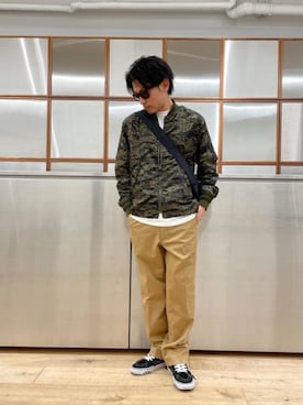 「ショルダーバック」｜「アイテム（ジャケット/アウター）」を使った、京都くんさん（メンズ・172cm）の春コーディネート