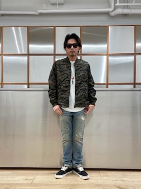 「でにむ」｜「アイテム（ミリタリージャケット）」を使った、京都くんさん（メンズ・172cm）の春コーディネート