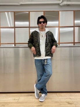 「でにむ」｜「アイテム（ミリタリージャケット）」を使った、京都くんさん（メンズ・172cm）の春コーディネート