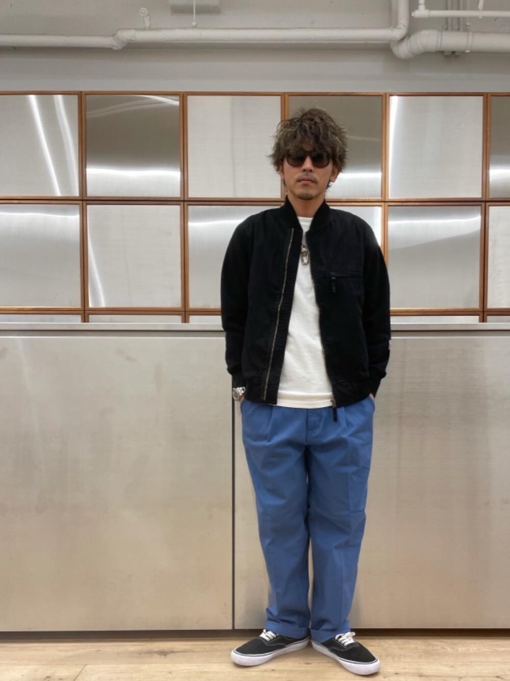 「チノパン、シンプルコーデ、カジュアルコーデ、秋コーデ、1タックパンツ、hysteric glamour、らふこーで、90'sコーデ、ワイドぱんつ」｜「HYSTERIC GLAMOURのMIDDLE FINGER リブブルゾン（その他アウター、ブラック系）」を使った、京都くんさん（メンズ・172cm）の秋コーディネートの1枚目の写真