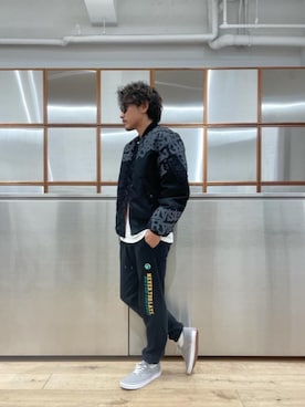 「90'sコーデ」｜「アイテム（MA-1）」を使った、京都くんさん（メンズ・172cm）の秋コーディネート