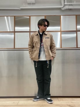 「でにむ」｜「アイテム（チノパンツ）」を使った、京都くんさん（メンズ・172cm）の春コーディネート