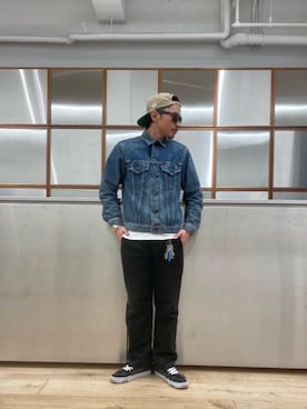 「でにむ」｜「アイテム（チノパンツ）」を使った、京都くんさん（メンズ・172cm）の春コーディネート