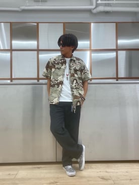 「でにむ」｜「アイテム（チノパンツ）」を使った、京都くんさん（メンズ・172cm）の夏コーディネート