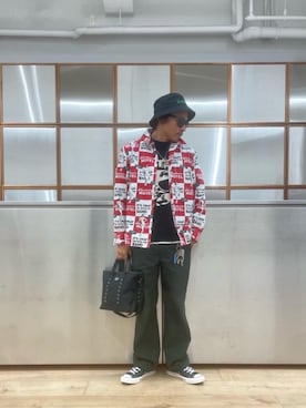 「90'sコーデ」｜「アイテム（スニーカー）」を使った、京都くんさん（メンズ・172cm）の秋コーディネート