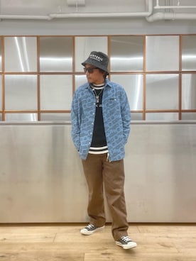 「90'sコーデ」｜「アイテム（スニーカー）」を使った、京都くんさん（メンズ・172cm）の秋コーディネート