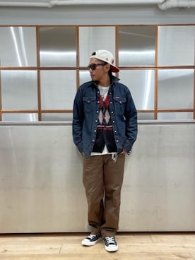 「でにむ」｜「アイテム（チノパンツ）」を使った、京都くんさん（メンズ・172cm）の秋コーディネート