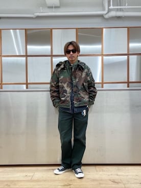 「でにむ」｜「アイテム（チノパンツ）」を使った、京都くんさん（メンズ・172cm）の秋コーディネート
