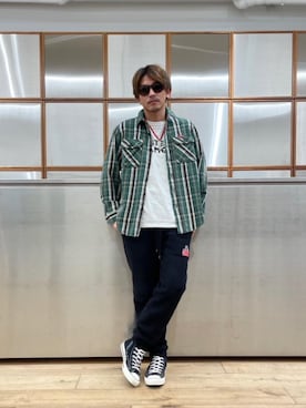 「シャツ 」｜「アイテム（スウェットパンツ）」を使った、京都くんさん（メンズ・172cm）の冬コーディネート