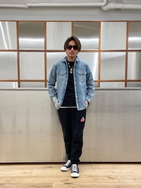 「シャツ 」｜「アイテム（スウェットパンツ）」を使った、京都くんさん（メンズ・172cm）の冬コーディネート