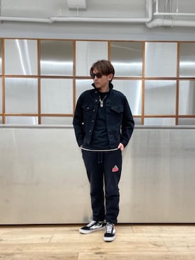 「でにむ」｜「アイテム（スウェットパンツ）」を使った、京都くんさん（メンズ・172cm）の春コーディネート